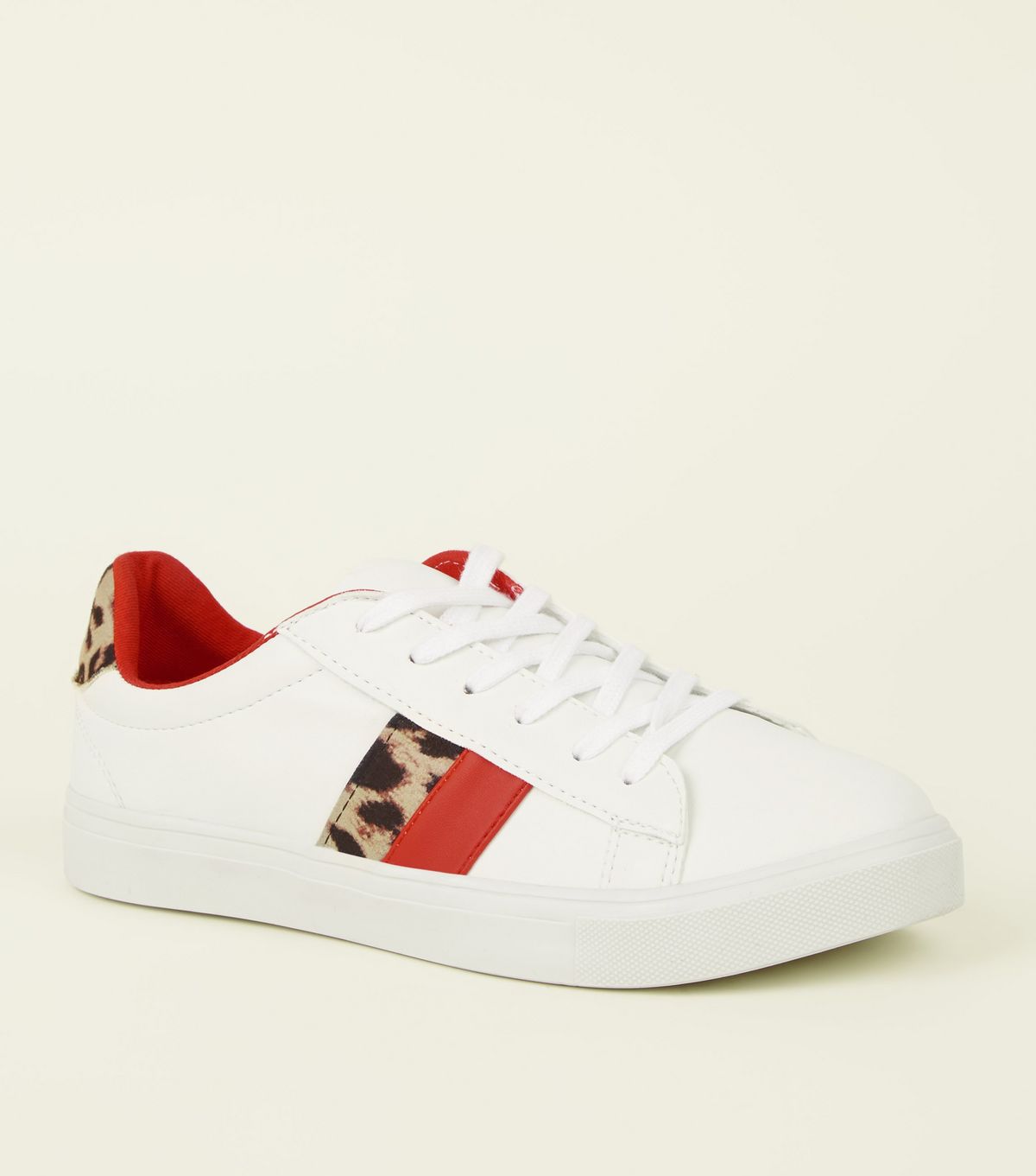 Sepatu sneakers New Look